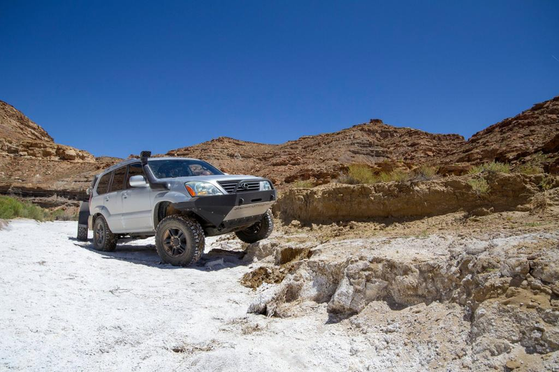 Illustration for article titled Overland & Under Budget - 2005 Lexus GX 470